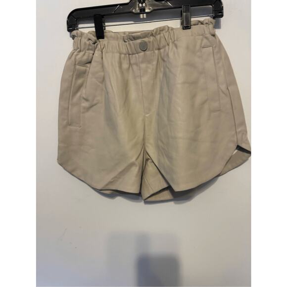 Blank NYC Women's Vegan Leather Scalloped Hem Track Shorts Size 28 NWT - Picture 3 of 10